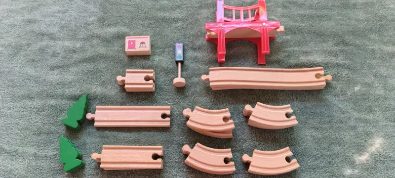 Pista de tren de madera con puente - 2