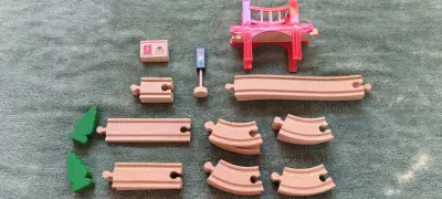 Pista de tren de madera con puente - miniatura 2