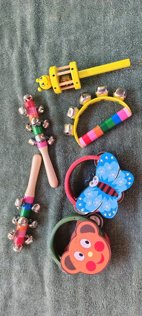 Set de instrumentos musicales infantiles coloridos