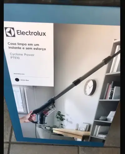 Aspiradora vertical Electrolux 1300 W - miniatura 4