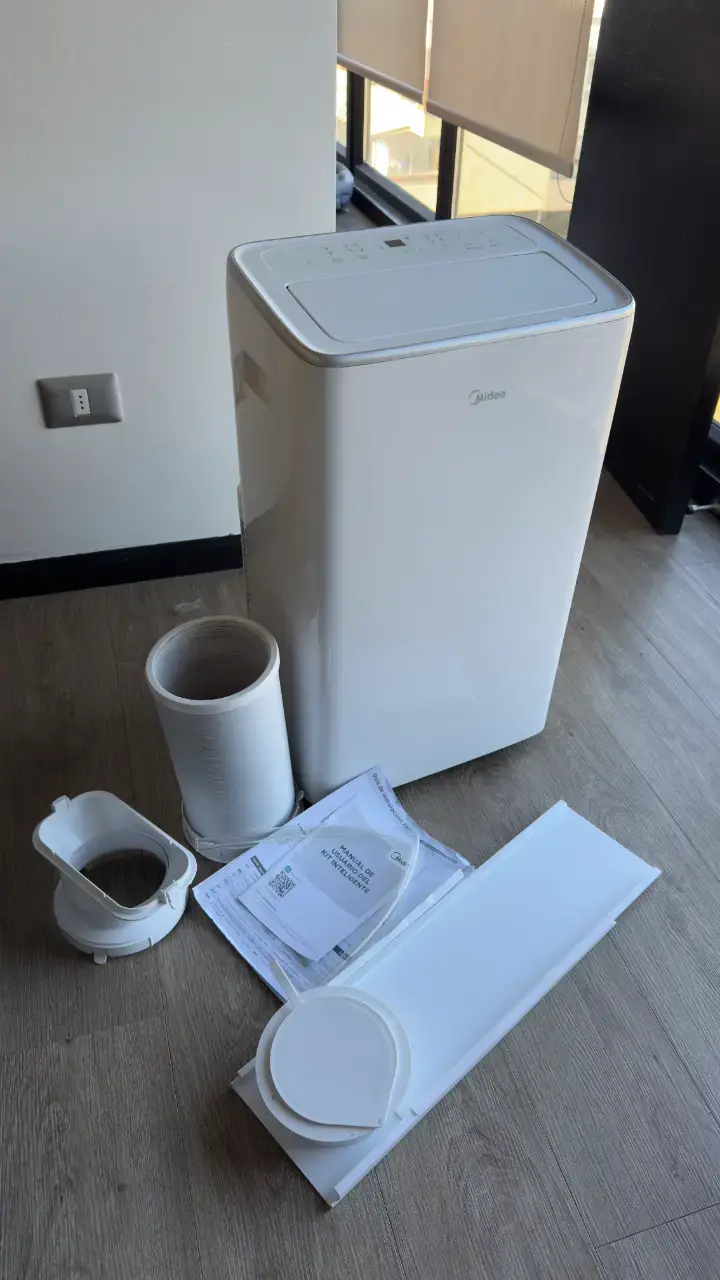 Aire acondicionado portátil Midea con accesorios - 2