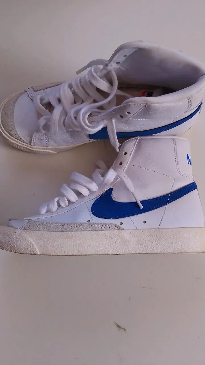 Zapatillas Nike Blazer Mid blancas y azules