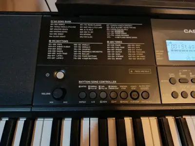 Teclado Casio CT-X800 con soporte - miniatura 5