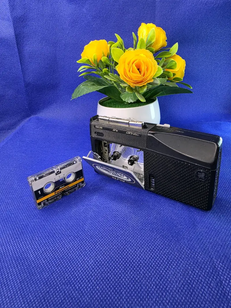 Grabadora Vintage Microcassette GE AVR - 3