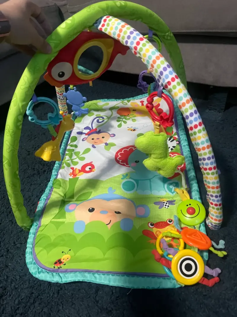 Gimnasio para bebés Fisher Price colorido - 2