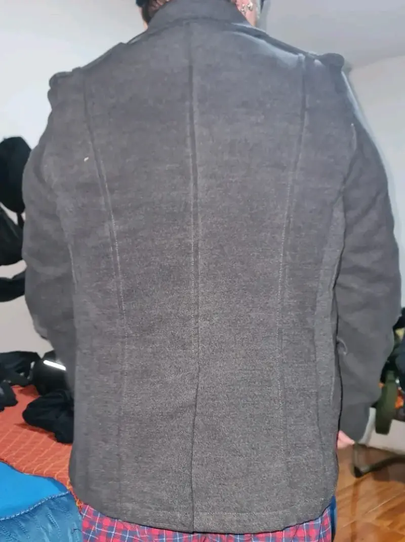 Abrigo gris tipo montogomery para hombre - 3