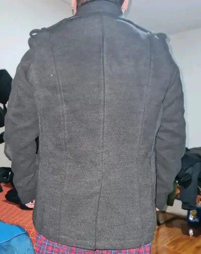Abrigo gris tipo montogomery para hombre - miniatura 4