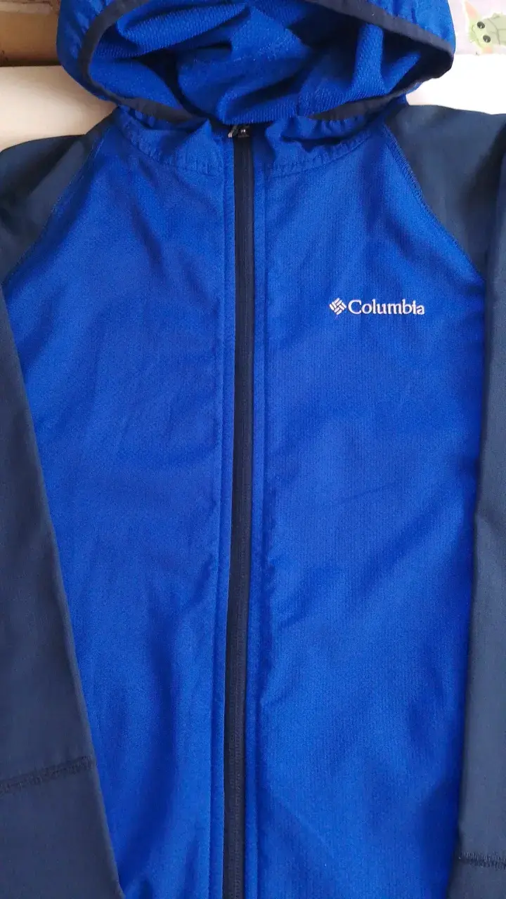 Chaqueta deportiva Columbia azul con capucha
