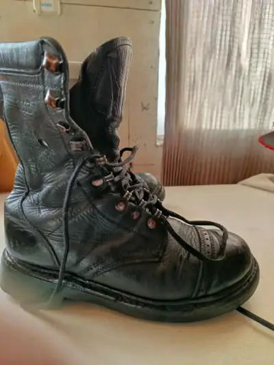 Botas militares  de cuero negro para hombre - miniatura 4