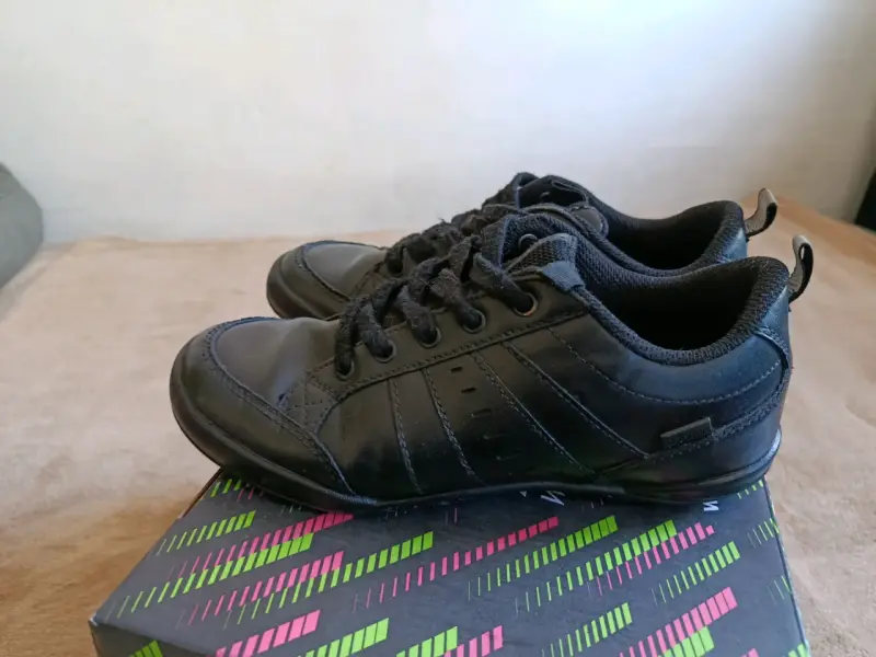 Zapatillas deportivas negras para niños TEENER - 3