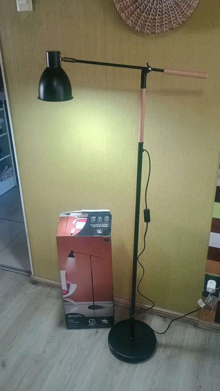 Lámpara de pie nueva - 3