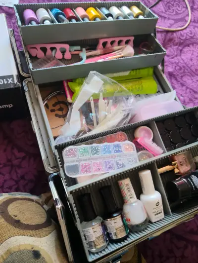 Kit completo de manicure y nail art - miniatura 1