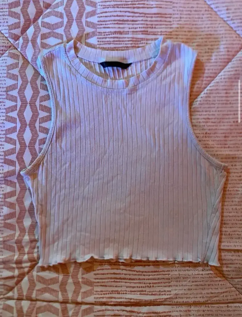 Top sin mangas acanalado beige