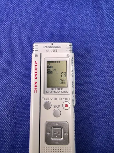 Grabadora Panasonic RR-US551 con micrófono Zoom - miniatura 4