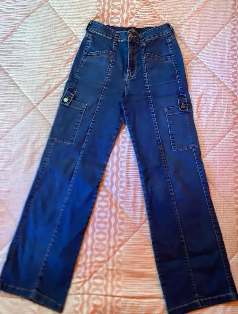 Jeans cargo azul para mujer