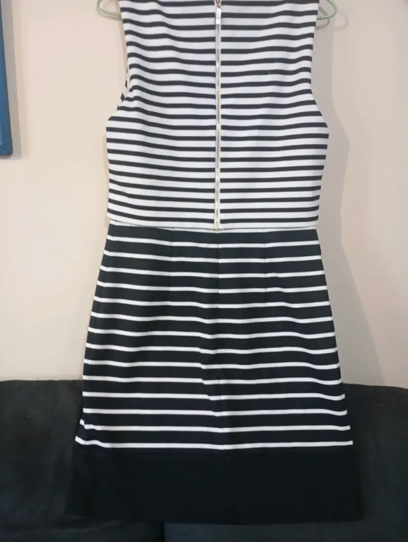 Vestido a rayas blanco y negro