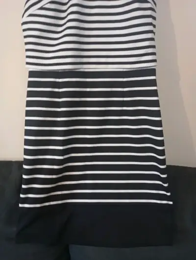 Vestido a rayas blanco y negro - miniatura 4