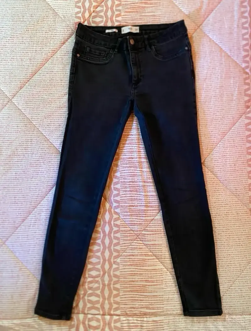 Jeans ajustados negros para mujer