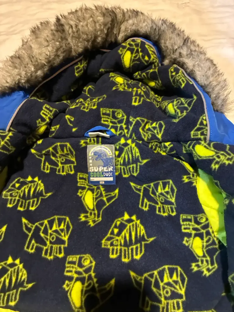 Chaqueta azul con capucha y forro de peluche - 3