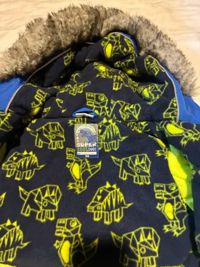 Chaqueta azul con capucha y forro de peluche - miniatura 3