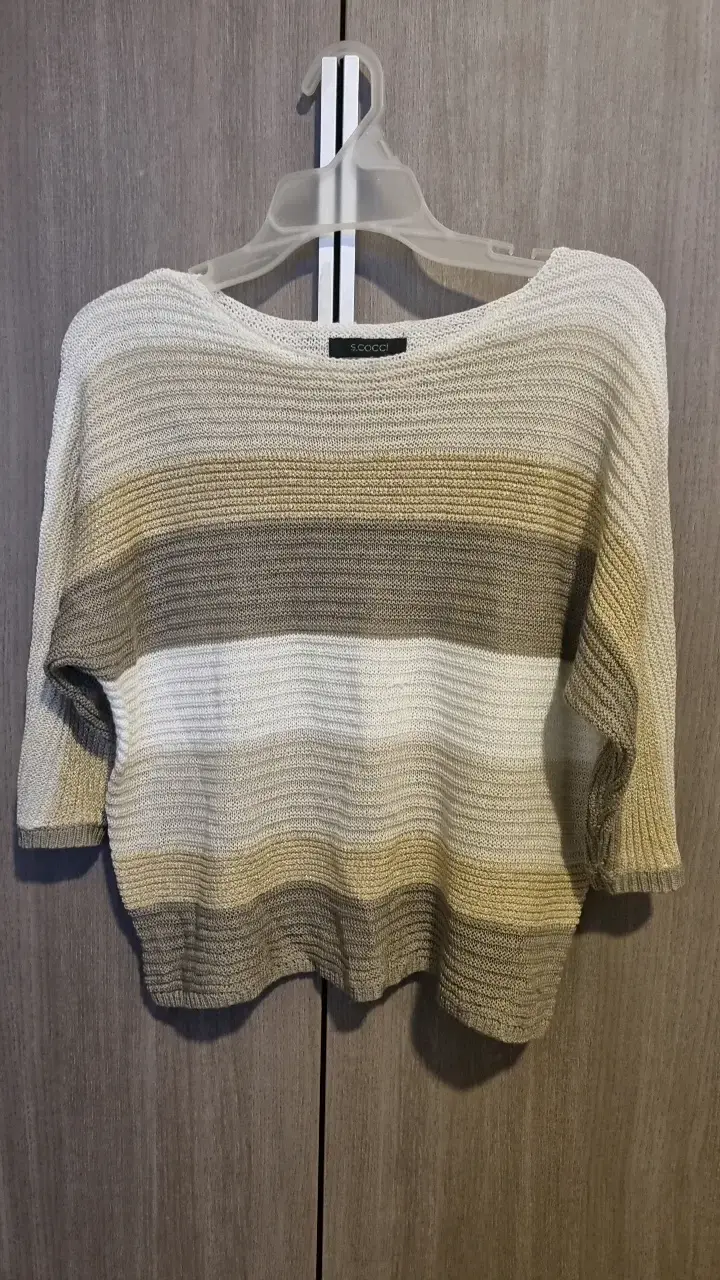 Suéter de rayas beige y blanco S.Cocci
