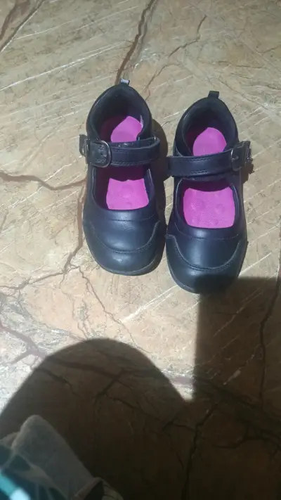 Zapatos escolares negros para niña - miniatura 1