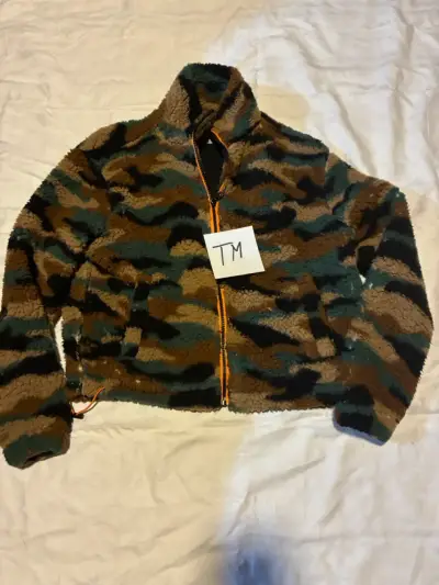 Chaqueta polar camuflada con cierre - miniatura 1