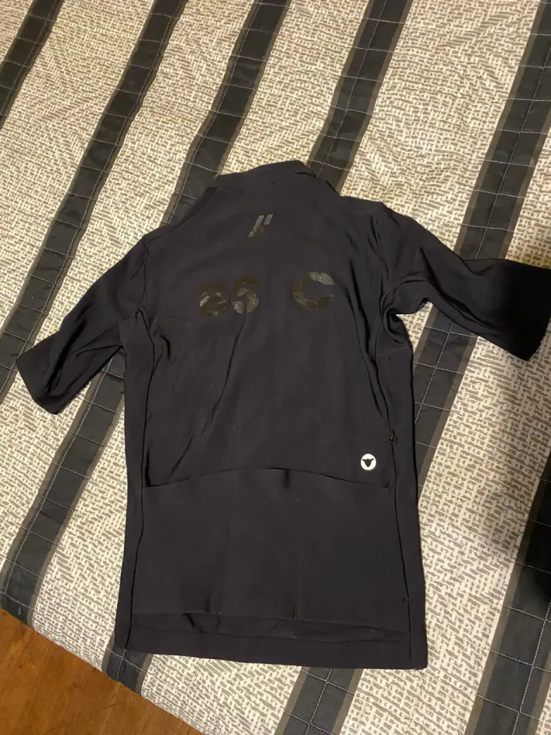 Polera de ciclismo negra con cierre completo - 2