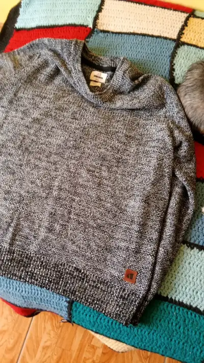 Suéter gris de lana para hombre - miniatura 1