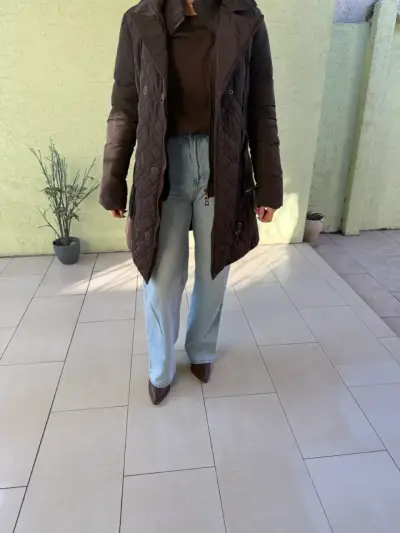 Parka acolchado marrón para mujer - miniatura 1
