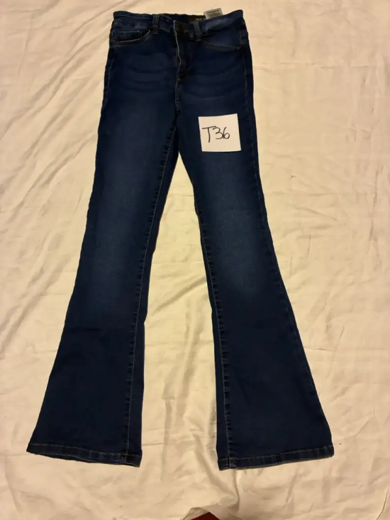 Jeans acampanados azul oscuro para mujer - 3