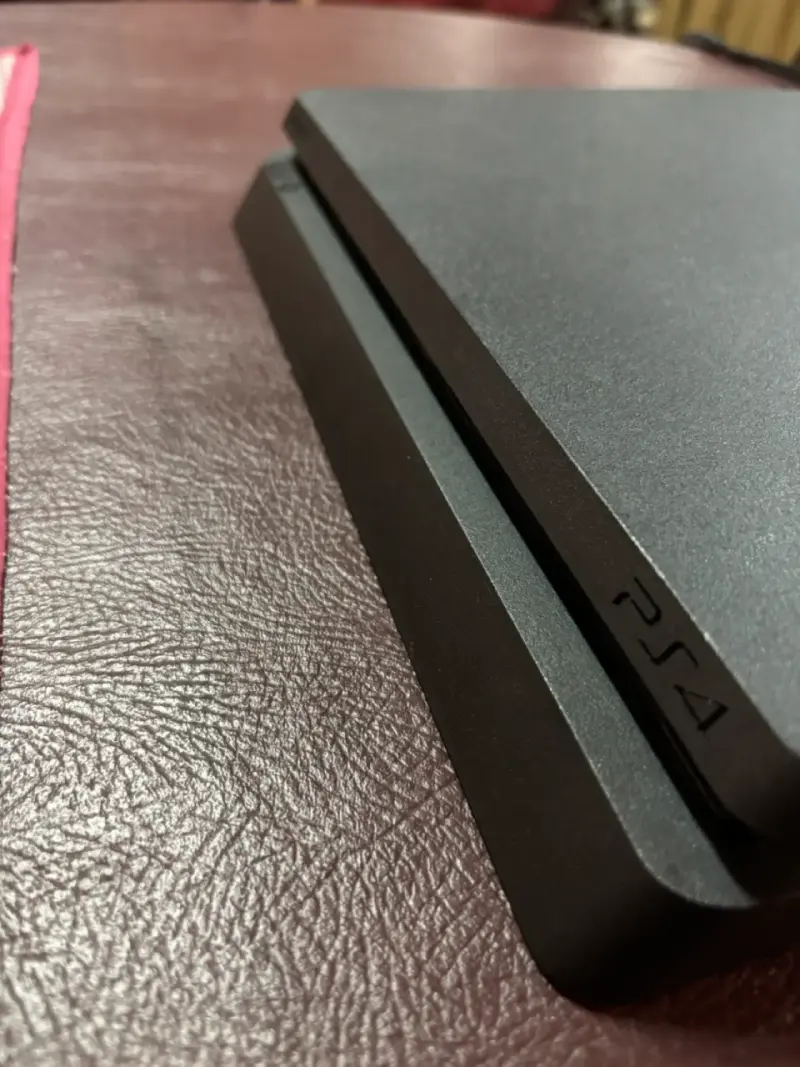 Consola PS4 Slim 500GB - 2