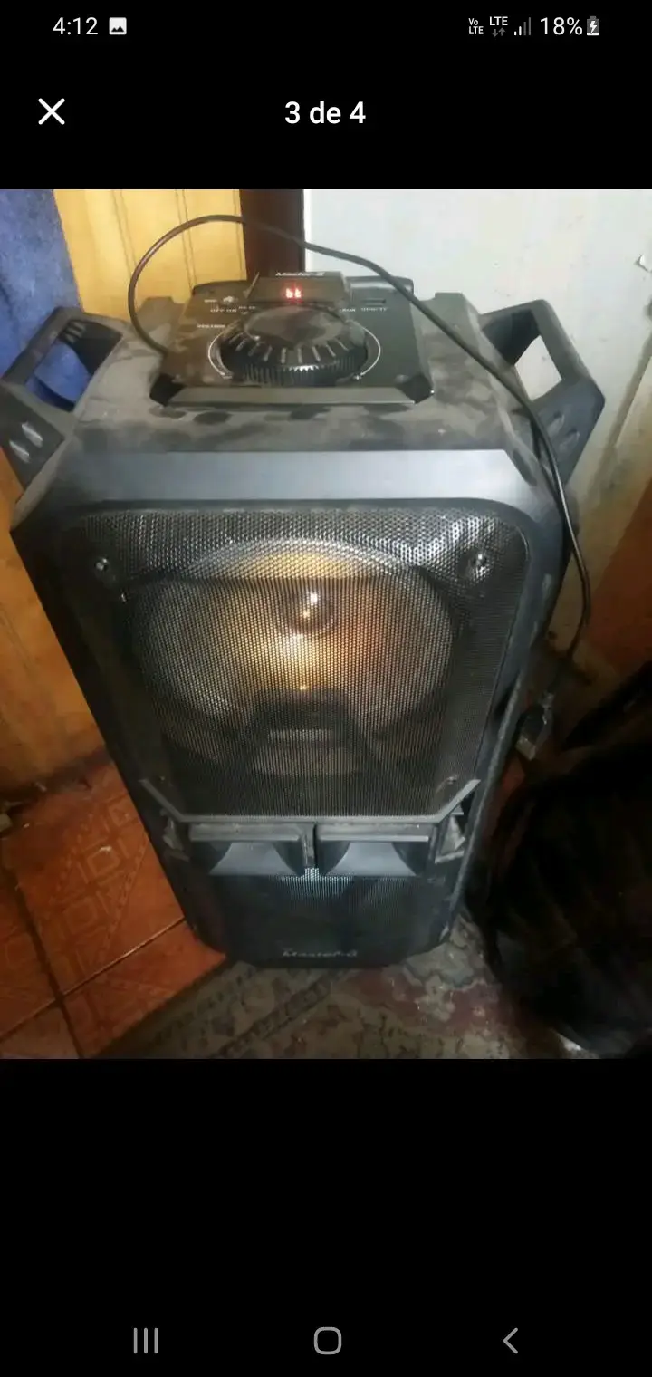 Parlante portátil con control de volumen