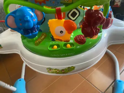 Saltador de bebé con juguetes interactivos - miniatura 3