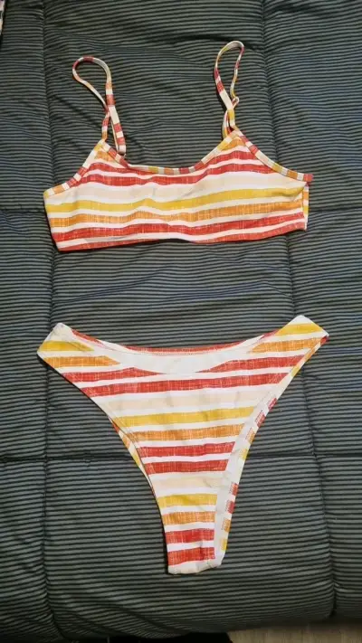 Bikini a rayas multicolor para mujer - miniatura 1