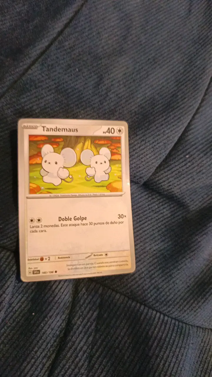 Carta Pokémon Tandemaus holográfica