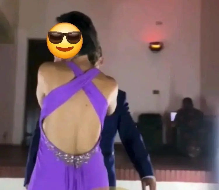 Vestido largo de fiesta lila con detalles brillantes - 2