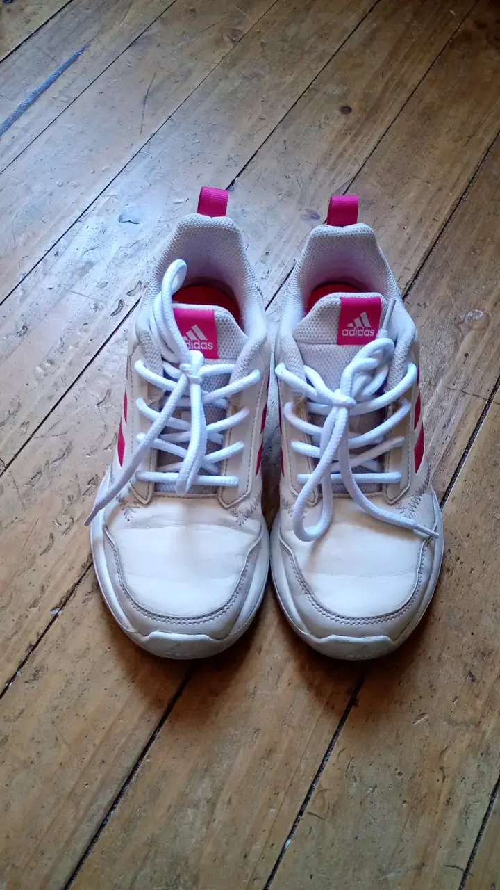 Zapatillas deportivas Adidas blancas y rosadas - 1