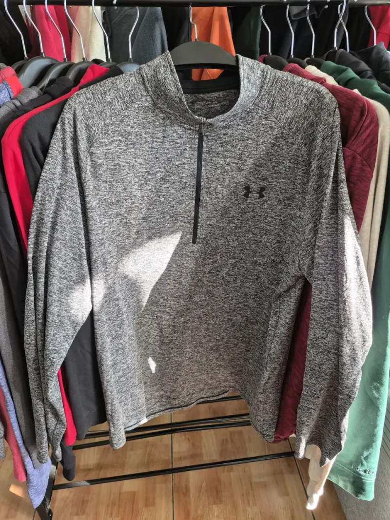 Priemra capa Under Armour con cierre