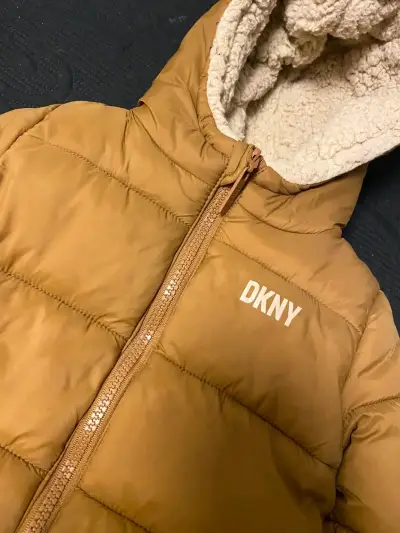 Chaqueta acolchada DKNY para niño - miniatura 3