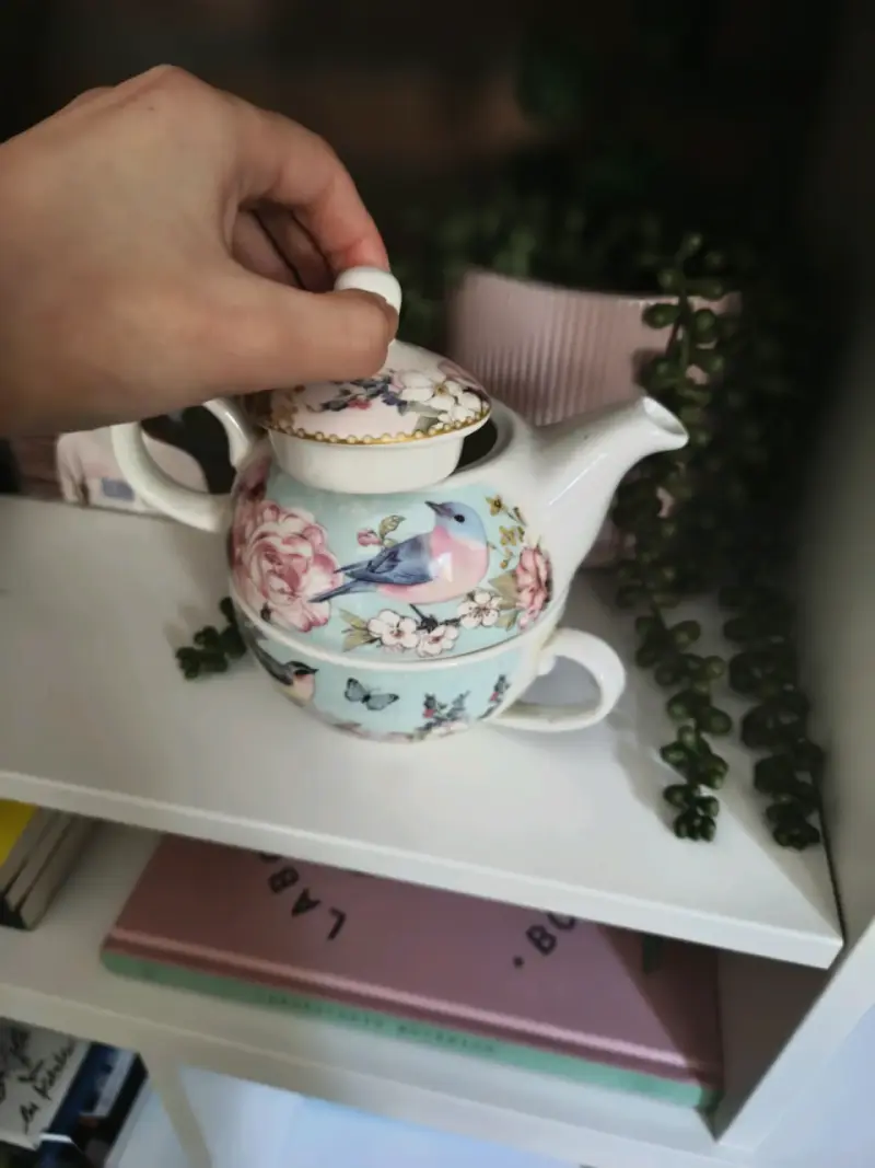 Tetera y taza floral de porcelana - 3