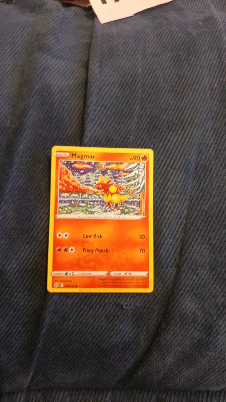 Carta Pokémon holográfica Scorbunny