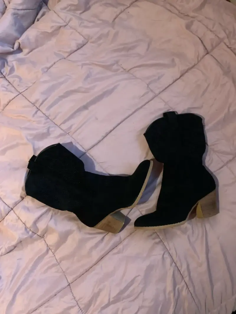 Botas negras de gamuza con tacón medio - 2