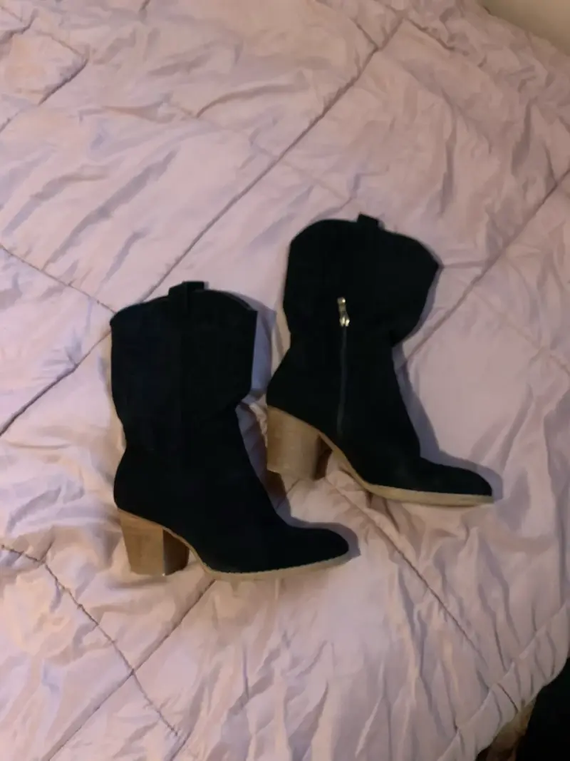 Botas negras de gamuza con tacón medio - 4