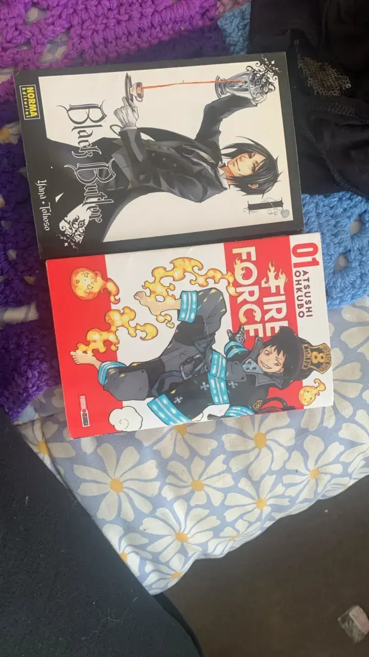 Pack de mangas Black Butler y Fire Force - 1