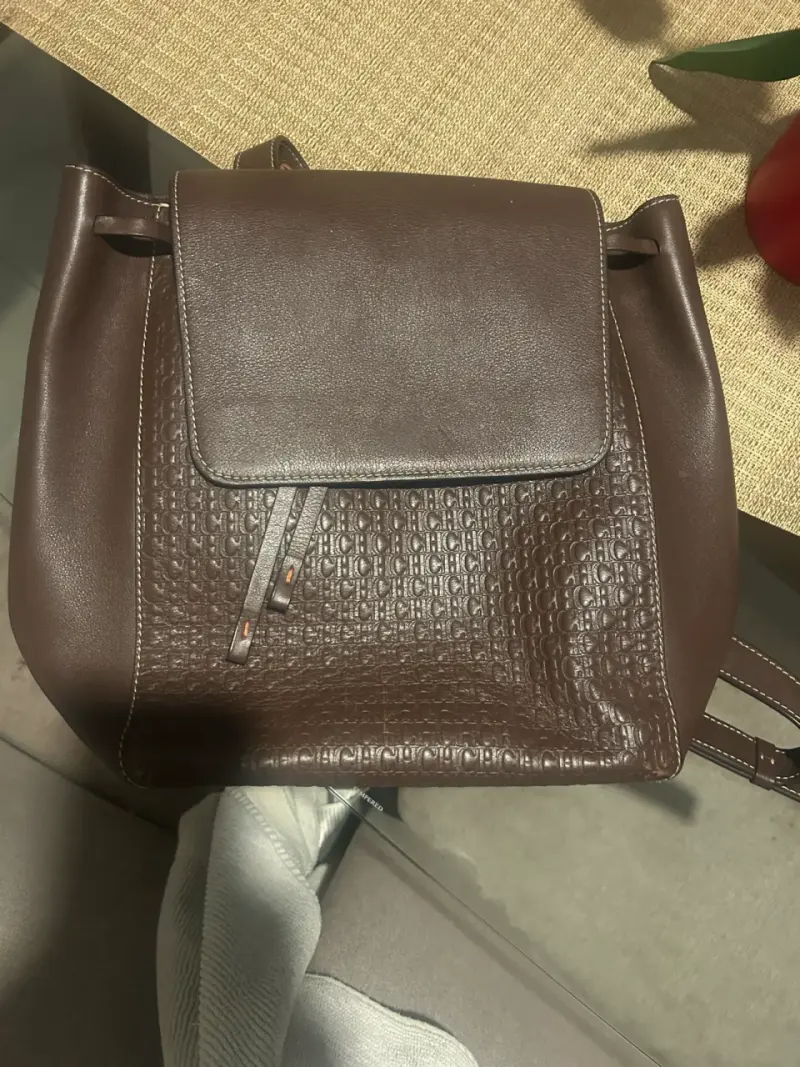 Mochila de cuero marrón CH elegante - 5