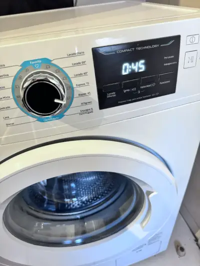 Lavadora Midea 8.5kg Ultra Cube en buen estado - miniatura 2