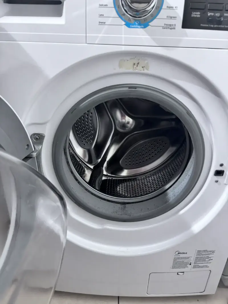 Lavadora Midea 8.5kg Ultra Cube en buen estado - 4