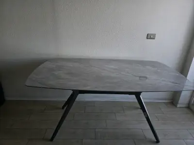 Mesa de comedor - miniatura 1