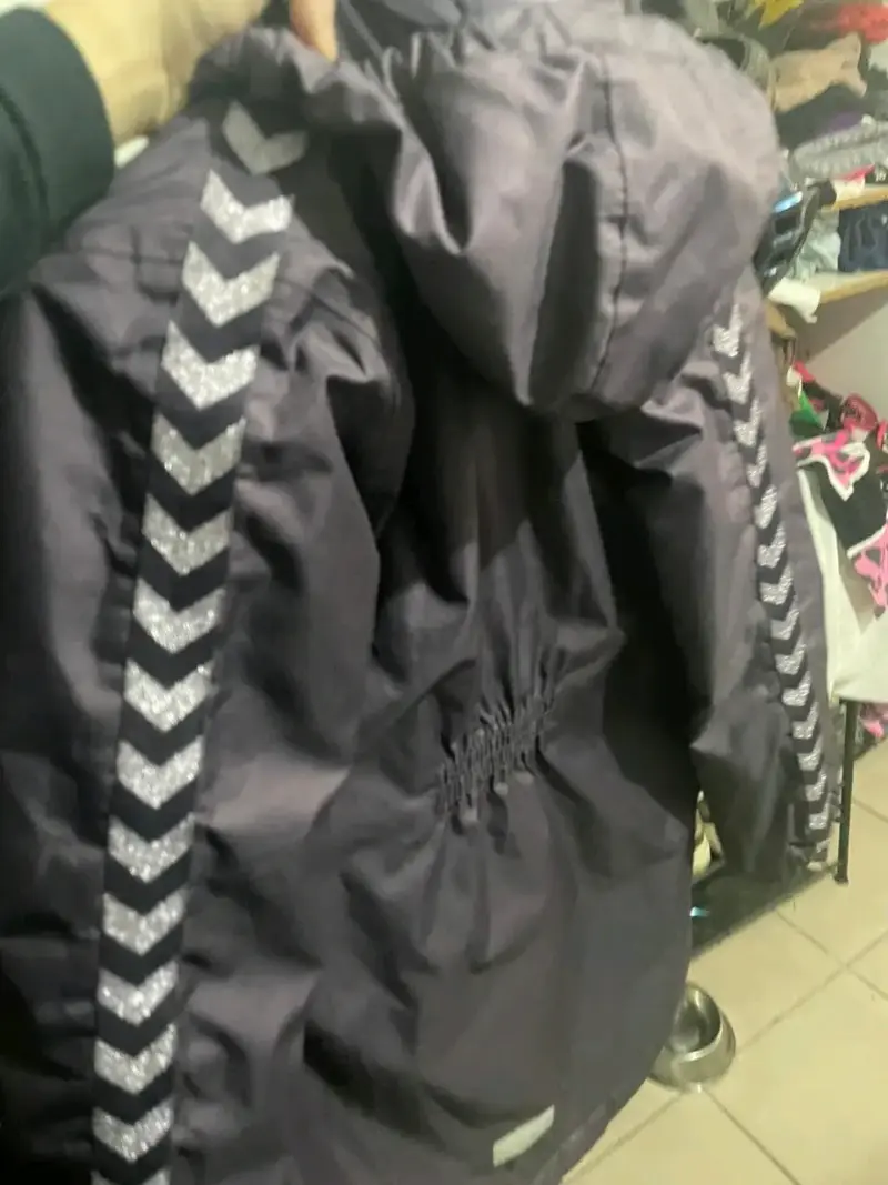 Chaqueta impermeable morada para mujer - 2